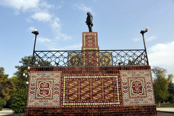 Lenin perched atop a dias made in the style of Turkmen carpets