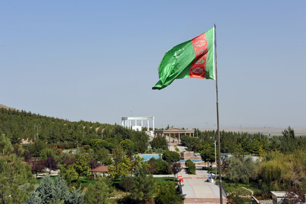 Saglyk oly Park to the west of Ashgabat