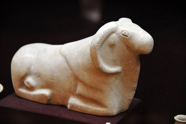 Statuette of a sheep, 3000-2000 BC