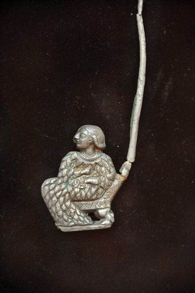 Silver seal-pommel with a seated woman, 3000-2000 BC