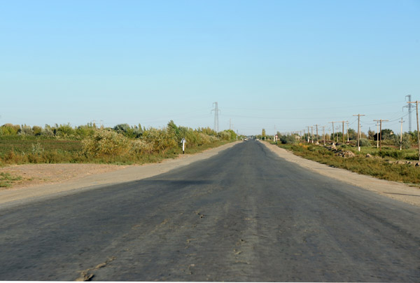 On the road from Qoshkopir to Shavat