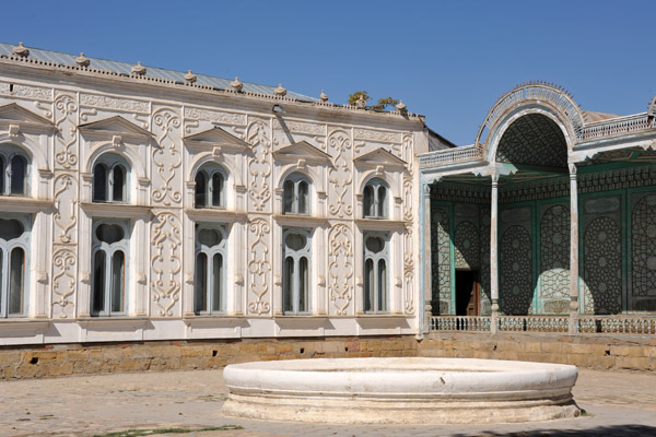 Sitorai-Mokhi-Khosa Palace