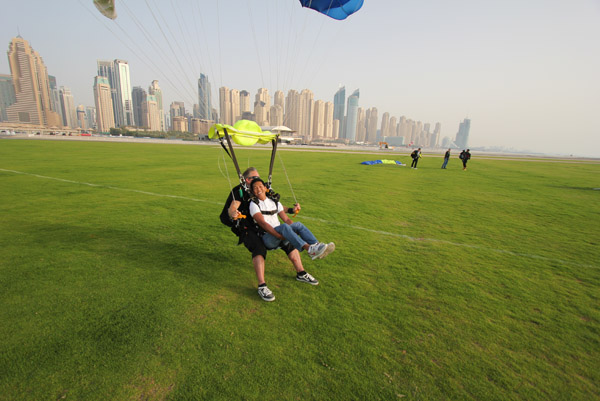 Skydive Dubai Landing - Dennis and Freddy