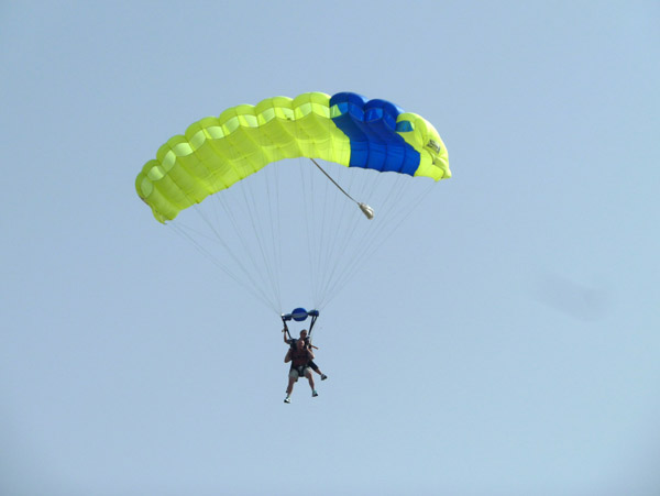 Tandem jump at Skydive Dubai