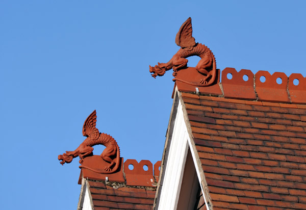 Dragon roof details of 38 Wood Street, Stratford-upon-Avon