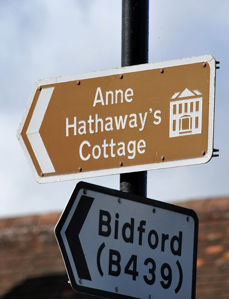 Route to Anne Hathaway's Cottage outside Stratford-upon-Avon