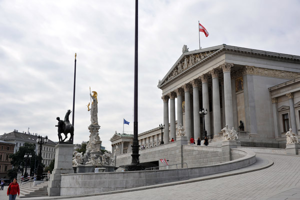 The north ramp to the Austrian Parliament