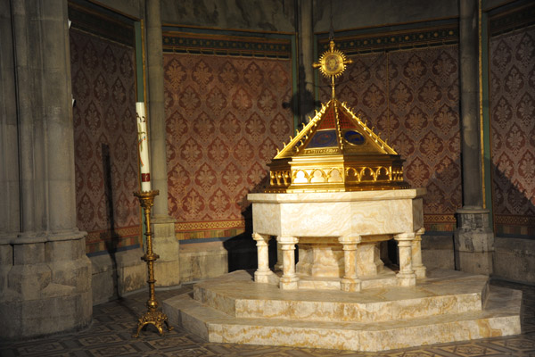 Vienna Votive Church - Baptismal Font