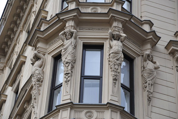 Caryatid and Atlantid column supports, Vienna