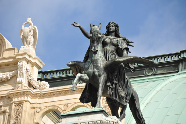 Sculpture on the Wiener Staatsoper - 