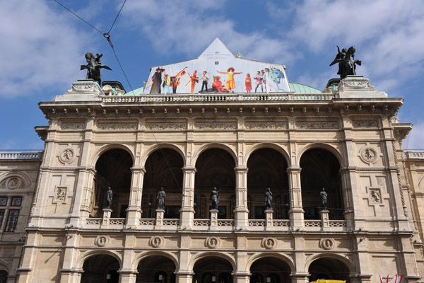 Front façade of the Wiener Staatsoper with some restoration in progress, 2011