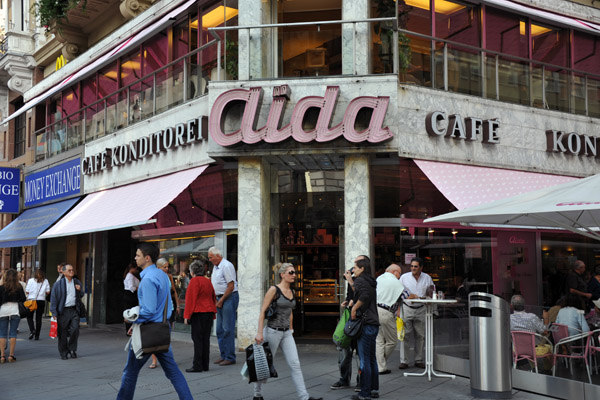 Aida Café Konditorei, Vienna