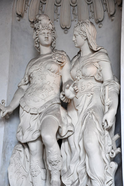 Sculptures on the entrance to the Hofburg Rotunda