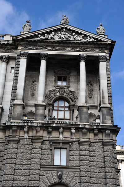 East pediment, Burggarten, Neue Burg