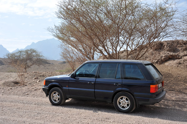 The Range Rover on the road to Hatta Pools