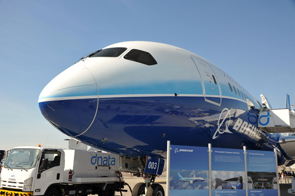 Boeing 787, Dubai Airshow 2011