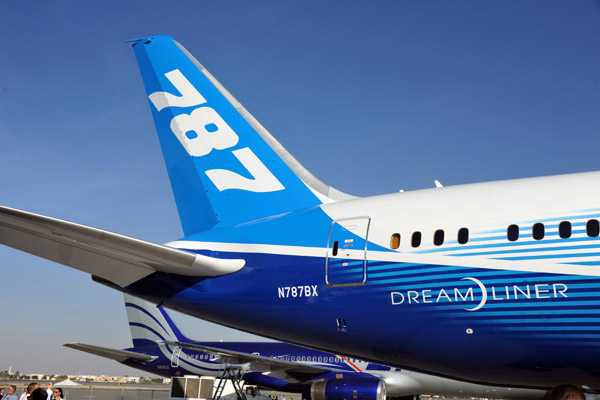 Boeing 787-8 Dreamliner (N767BX)