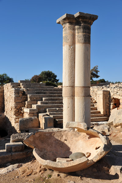 Columns and stone steps, Sanctuary of Apollo
