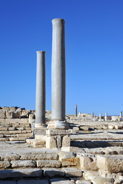 Twin columns, ancient Kourion