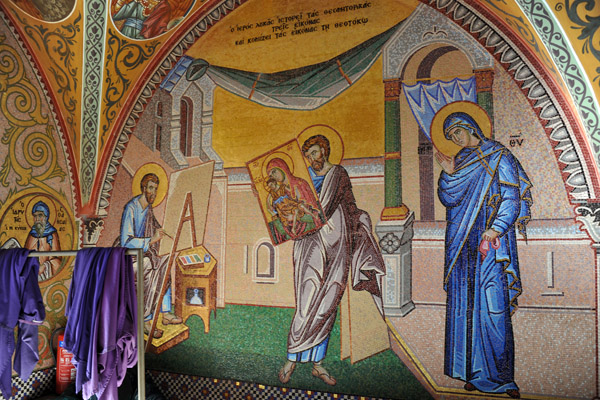 Mosaic of St. Luke carrying the Icon of Kykkos