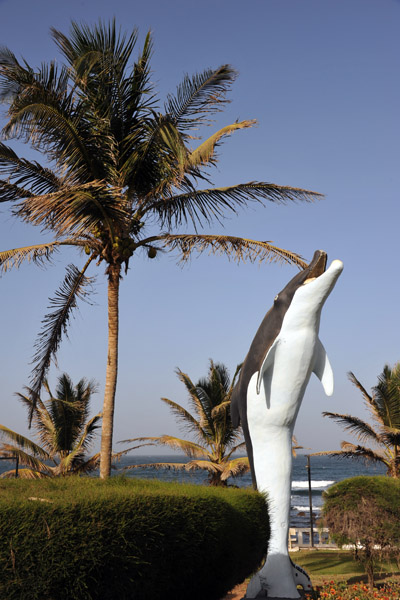 Dolphin sculpture, Le Meridien President