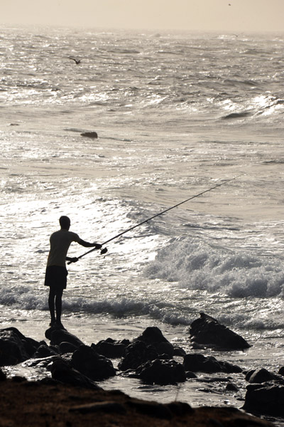 Fishing in the surf, Cap-Verte