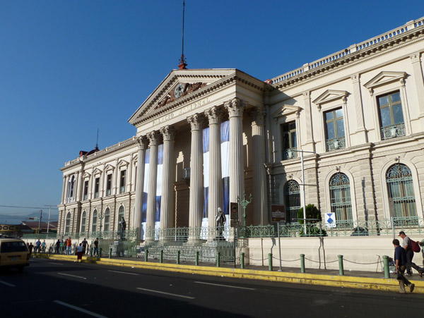 Palacio Nacional - Plaza Barrios