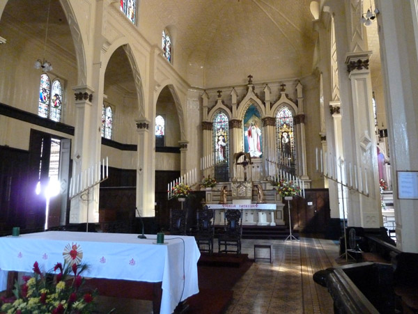 Interior - Basilica Sagrado Corazón