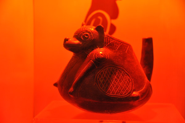 Zoomorphic vessel of the Pinos type, San Rafael Obrajuelo, Preclassic Period (1200 BC-250 AD)