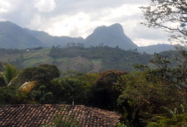 The mountains leading to Santa Rosa de Copan