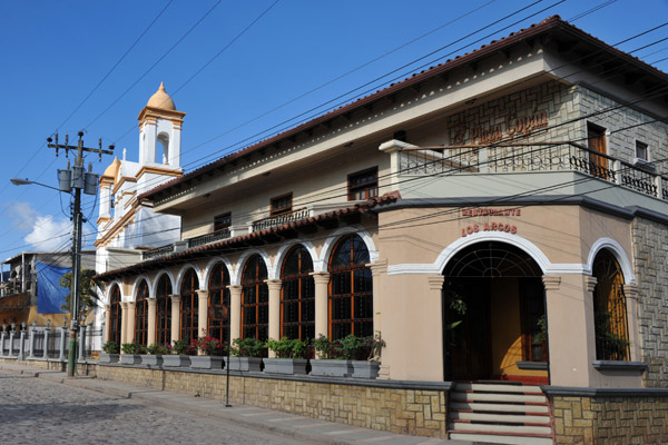 Restaurante Los Arcos, Parque Central, Copan