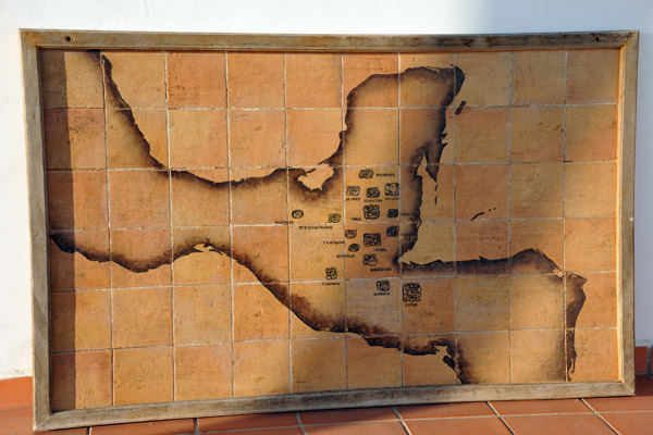 Tile map of Central America marking out major Mayan sites, El Cuartel