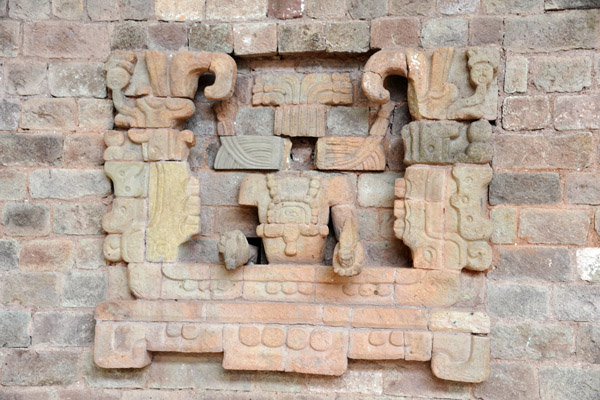 Serpent niche from the lower façade of the Scribe's Palace