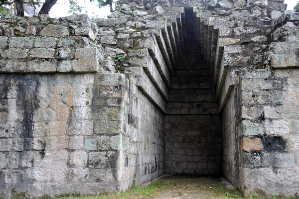 Niche behind the Ball Court, Temple 10