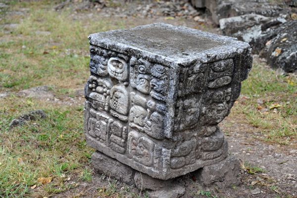 Small altar on the north side of Temple 16
