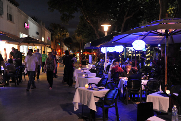 Sidewalk restaurants, Lincoln Road Mall, South Beach