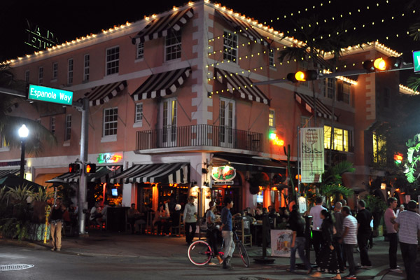 Española Way at Washington Avenue