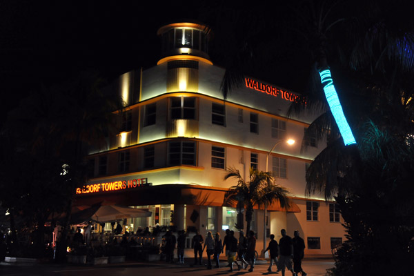 Waldorf Towers Hotel - not very towering - Ocean Drive
