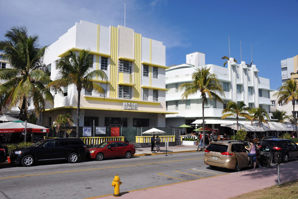 It guess if they turned this into a pedestrian zone, they couldn't call it Ocean Drive anymore