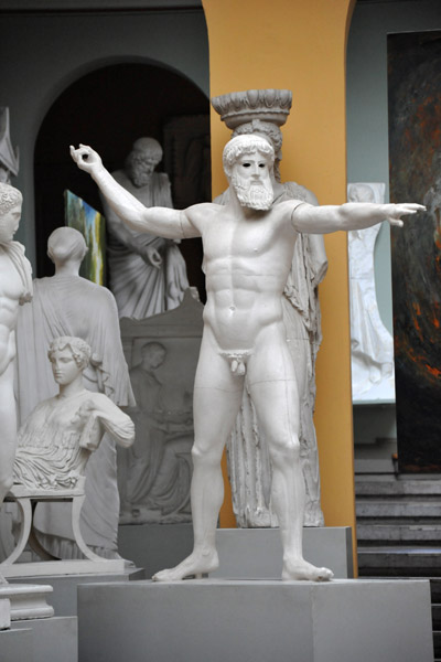 Akademisches Kunstmuseum - copy of the famous Greek bronze of Poseidon