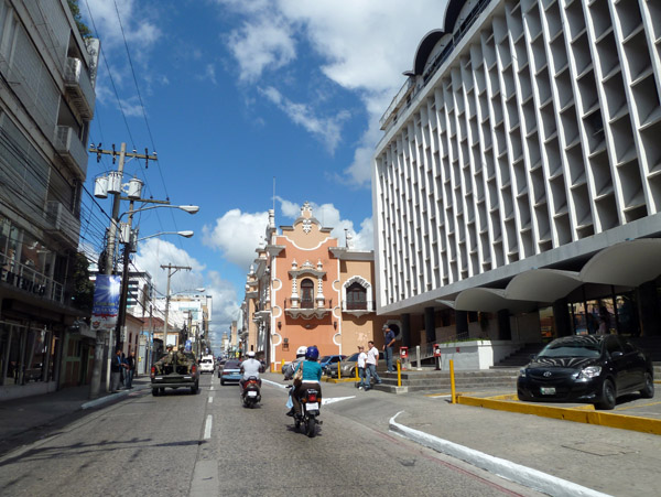 Passing Edificio de Telgua on 7A Avenida towards the heart of Zona 1, Guatemala City