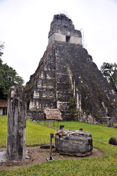 Stela and altar left in situ on the Gran Plaza