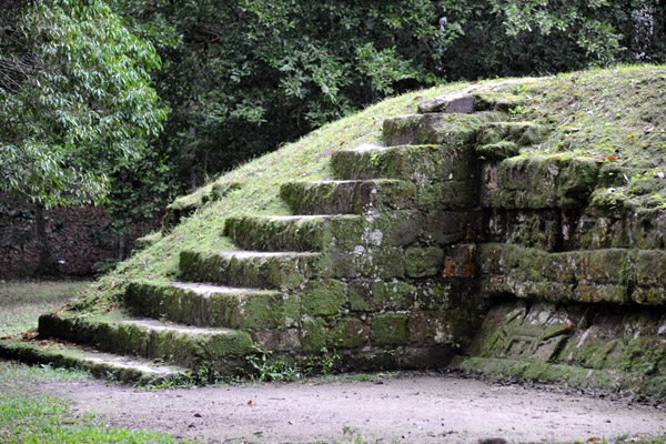 At the southwest corner of Tikal - El Mundo Perdido, the Lost World