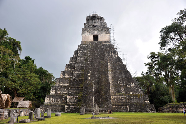Jasaw Chan K'awiil I, the 26th Ruler of TIkal, also known as Ah Cacao  (682-734 AD) is buried in Temple I
