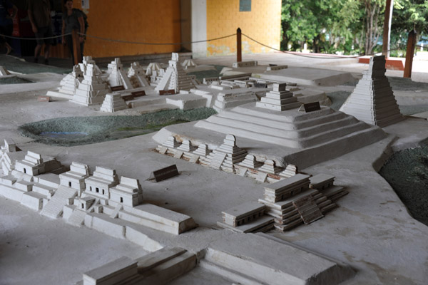 Model of the Plaza of the Seven Temples, the Southern Acropolis, Temple V and the Gran Plaza