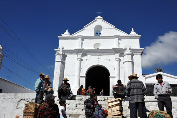 Church of El Calvario on the opposite side of the plaza from Santo Tomás, Chichicastenango