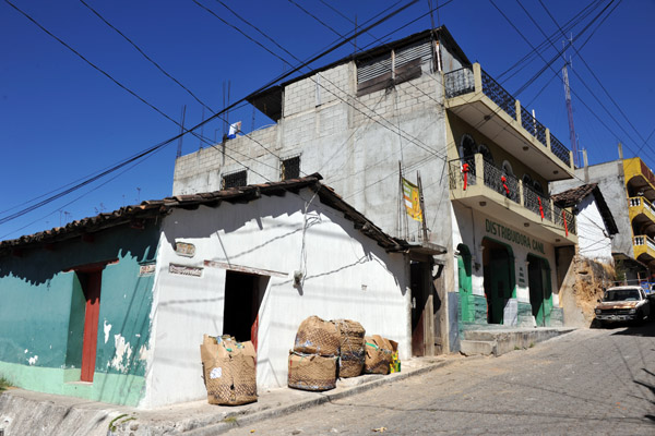 Town of Chichicastenango - 3a Avenida & 6a Calle