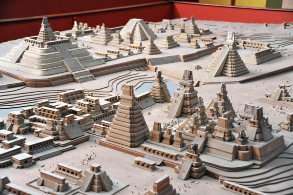 Model of central Tikal