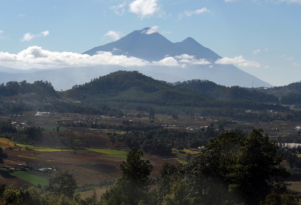 A glance back at the volcanos around Antigua