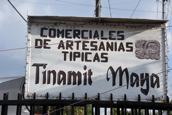 Comerciales de Artesanias Tipicas Tinamit Maya, Panajachel